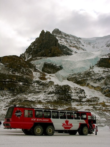 athabasca glacier canadian rockies