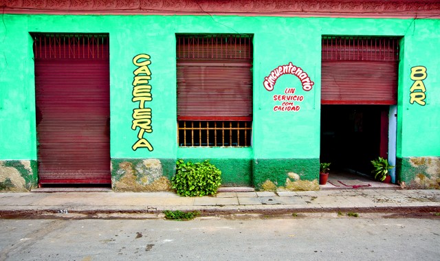 Travel photography Cuba - Cuban Bar