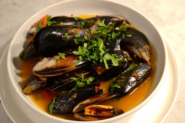 Recipe: Mussels with Wheat Beer - Places We Go